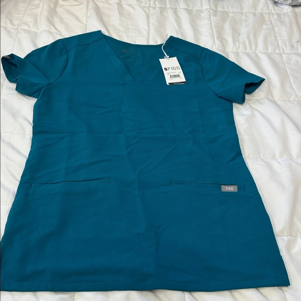 NWT Figs Casma three pocket top in Pacific Blue - Picture 3 of 7